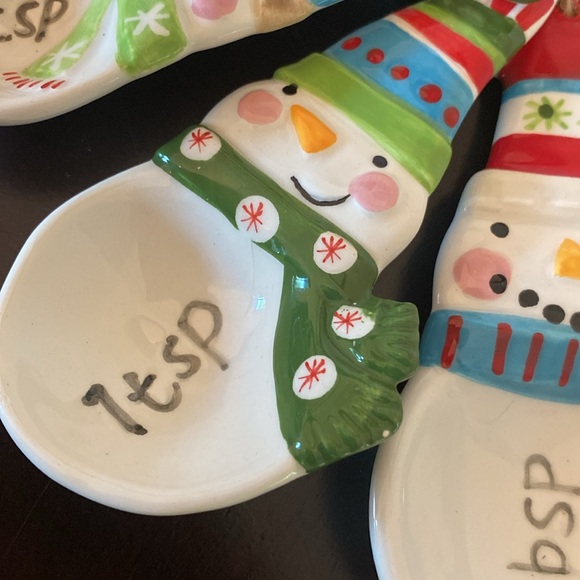 Pier 1, Discontinued Set of Ceramic Hand Painted Snowman Measuring Spoons - Picture 3 of 9